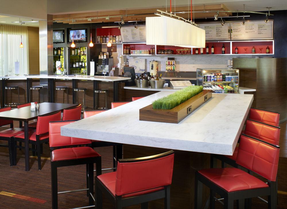 Courtyard By Marriott Indianapolis Airport Hotel Eksteriør billede