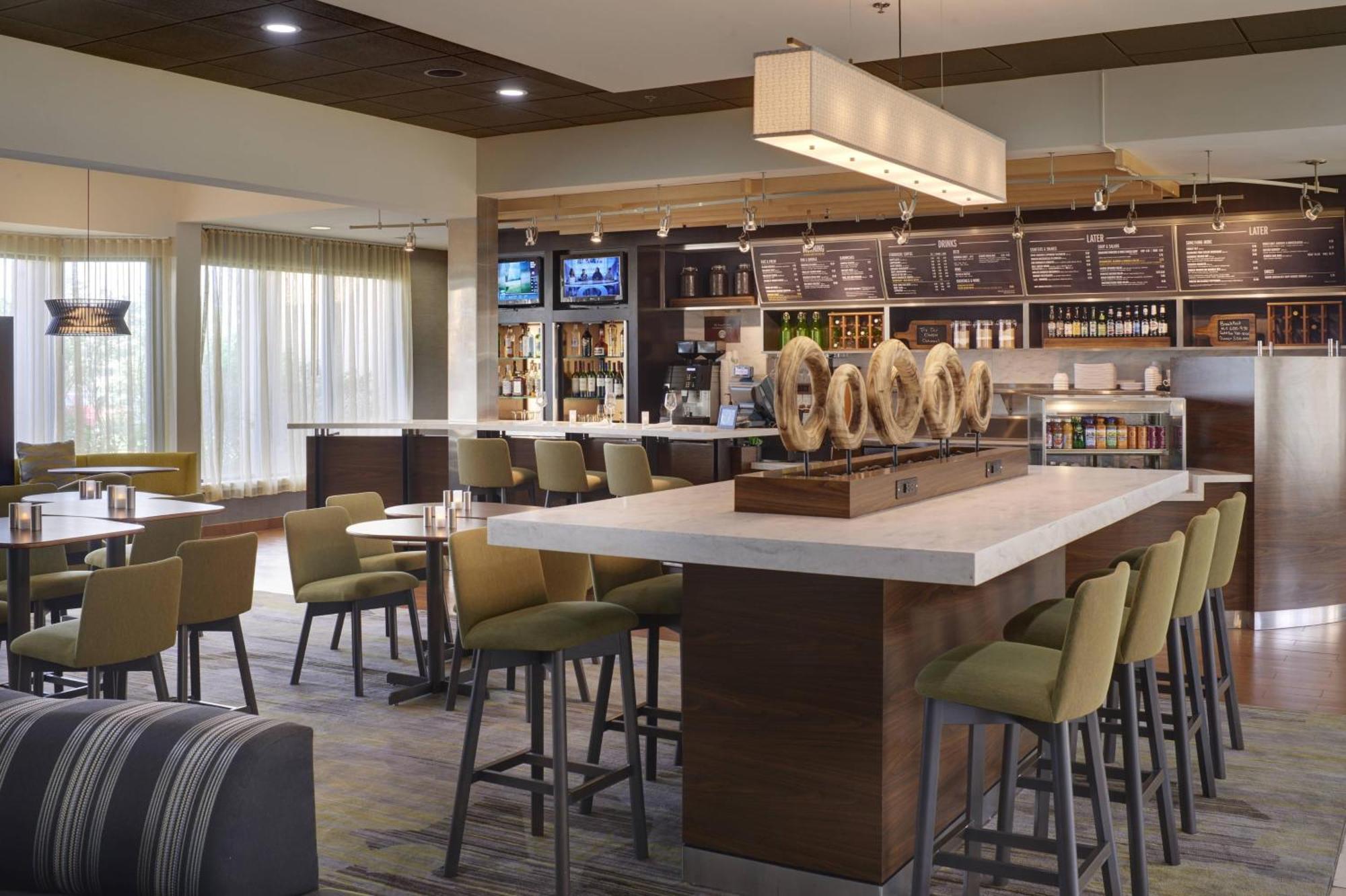 Courtyard By Marriott Indianapolis Airport Hotel Eksteriør billede