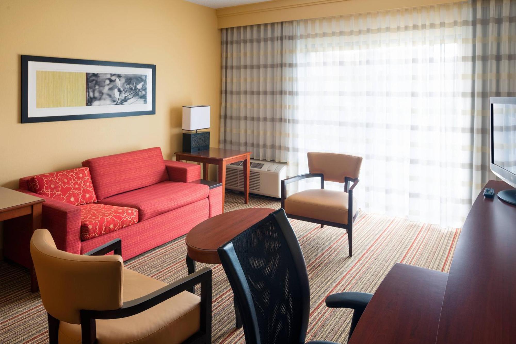 Courtyard By Marriott Indianapolis Airport Hotel Eksteriør billede
