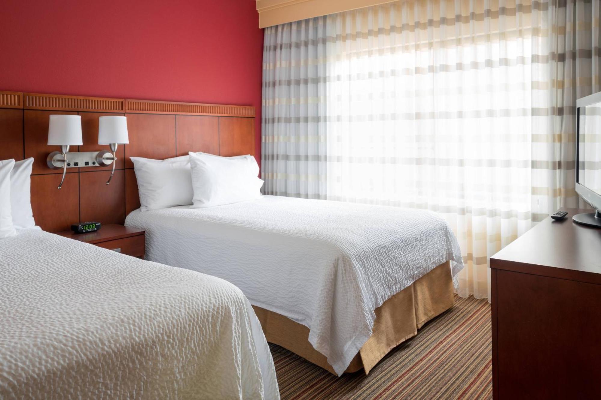 Courtyard By Marriott Indianapolis Airport Hotel Eksteriør billede
