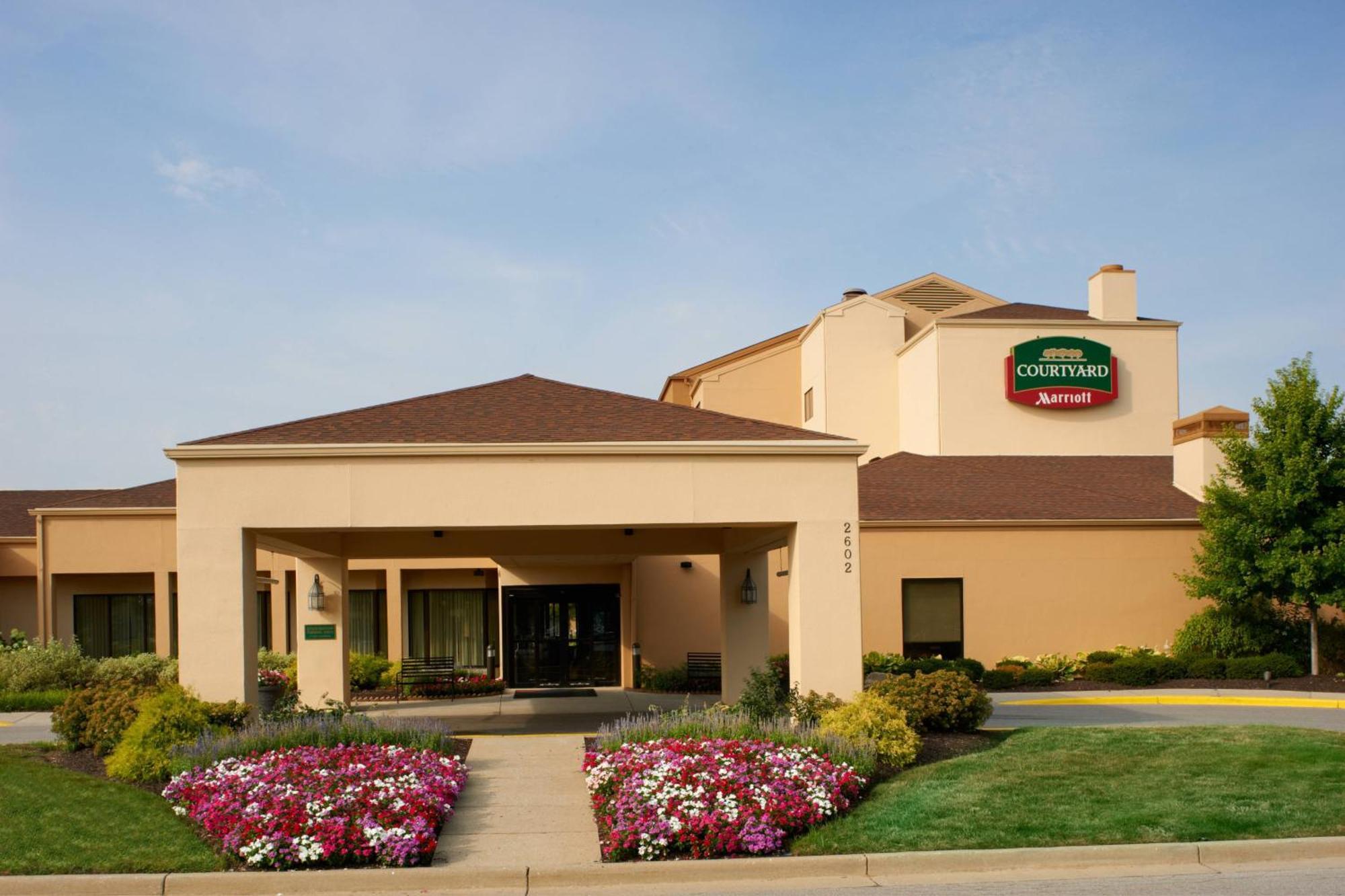 Courtyard By Marriott Indianapolis Airport Hotel Eksteriør billede
