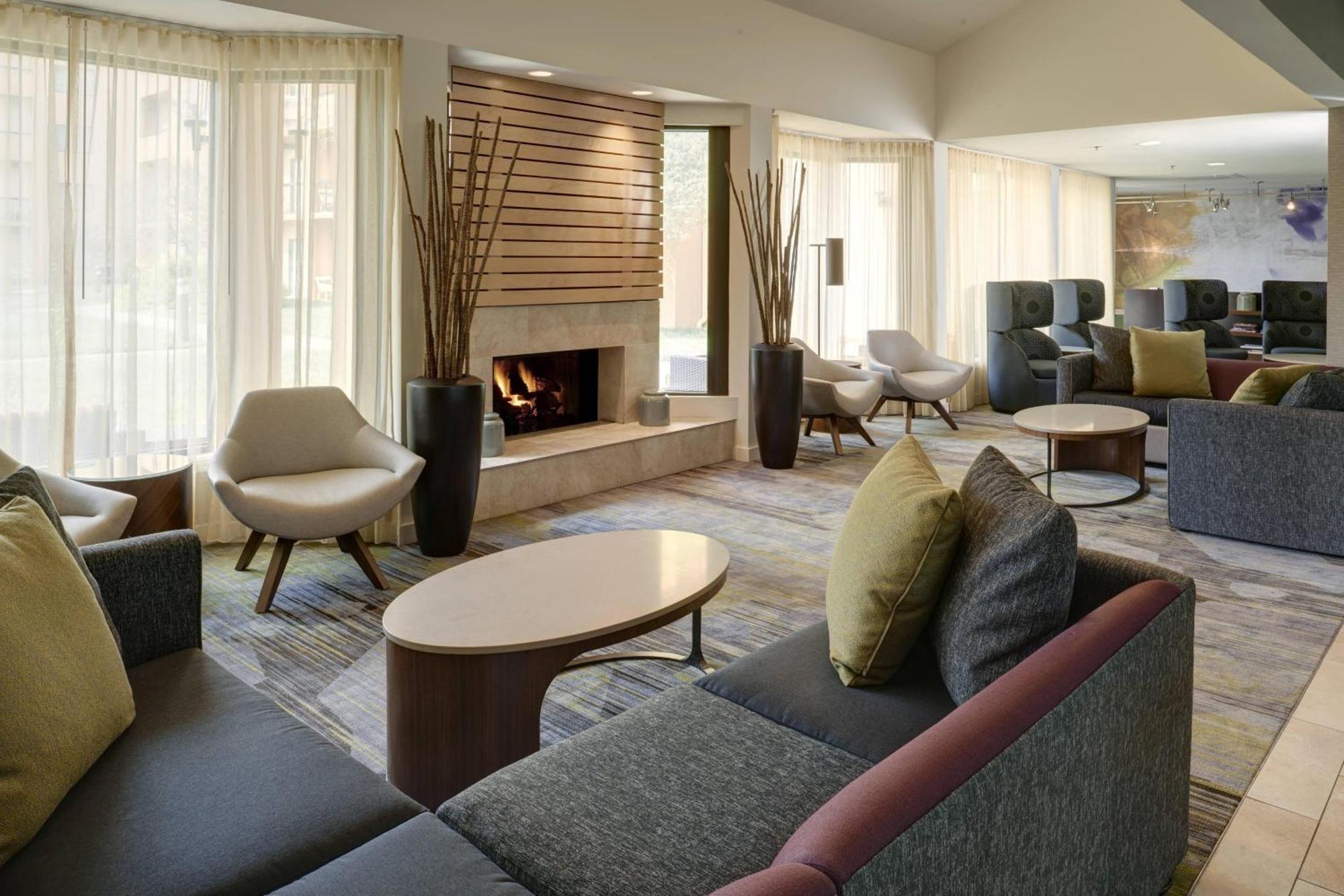 Courtyard By Marriott Indianapolis Airport Hotel Eksteriør billede