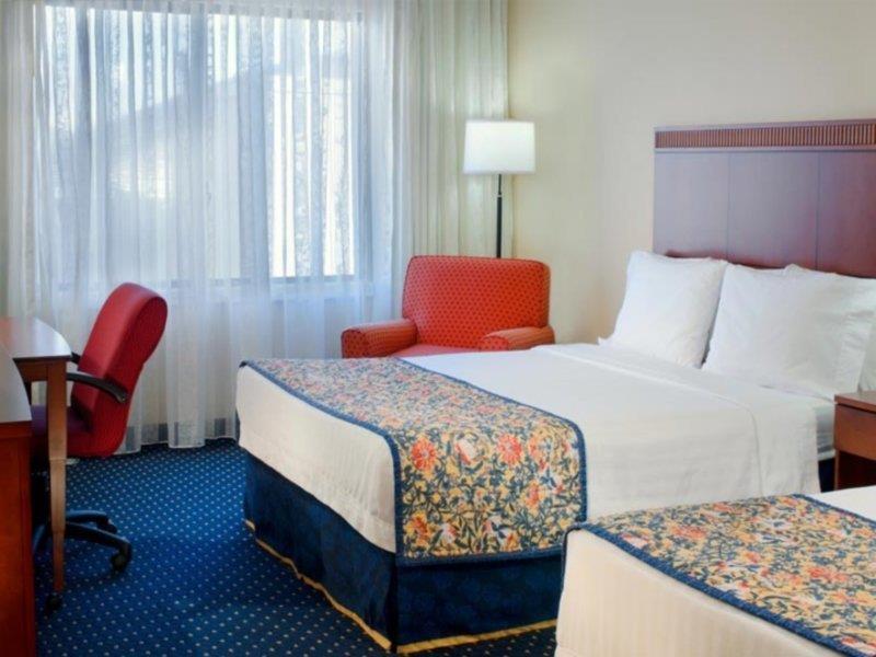 Courtyard By Marriott Indianapolis Airport Hotel Eksteriør billede