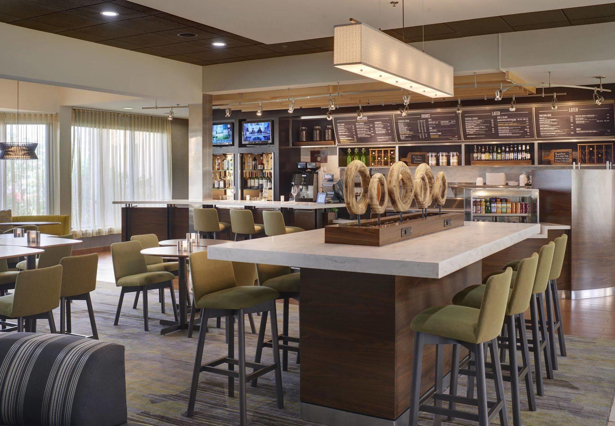 Courtyard By Marriott Indianapolis Airport Hotel Eksteriør billede