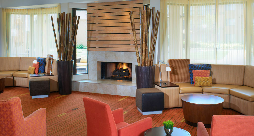 Courtyard By Marriott Indianapolis Airport Hotel Eksteriør billede
