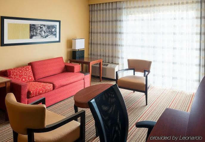 Courtyard By Marriott Indianapolis Airport Hotel Eksteriør billede